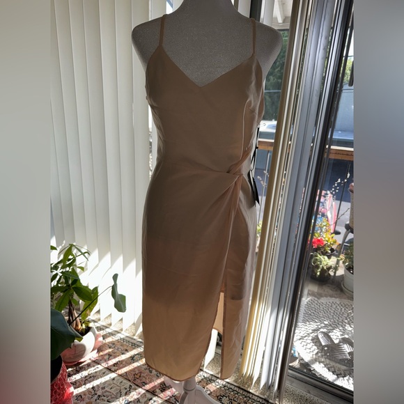 NWT Lulus Beige Dress Women’s size Small Midi style - Picture 3 of 16